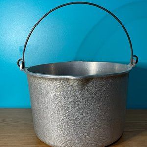 Large Vintage Century Silver Seal Metal Craft Corporation Stock Pot with Handle